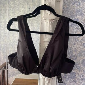 We Wore What V-Neck Top. Black Size medium. NWT